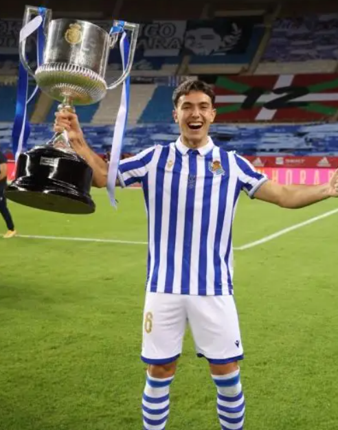 苏维门迪：<a href='/news/tag/328.html' style='color: blue;'>足球</a>与象棋交织的<a href='/news/tag/1130132.html' style='color: blue;'>成长之路</a>