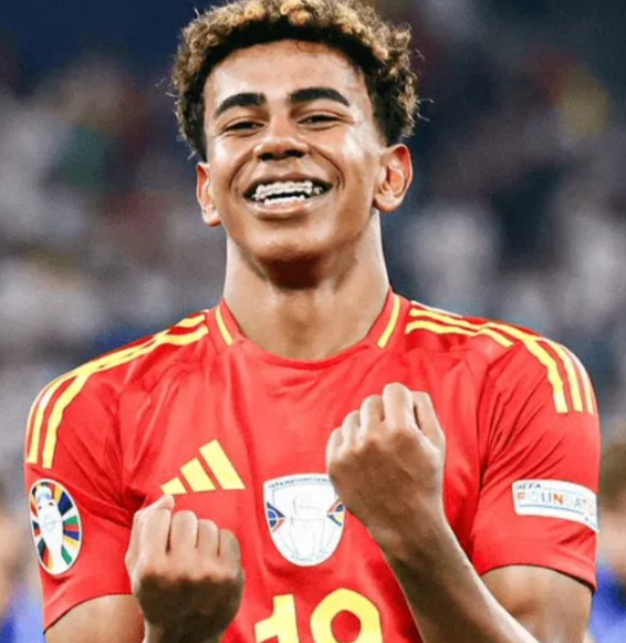 <a href='/news/tag/258' style='color: blue;'>巴萨</a>新星亚马尔自曝独特生活习惯：饼干成&ldquo;恋爱绊脚石&rdquo;