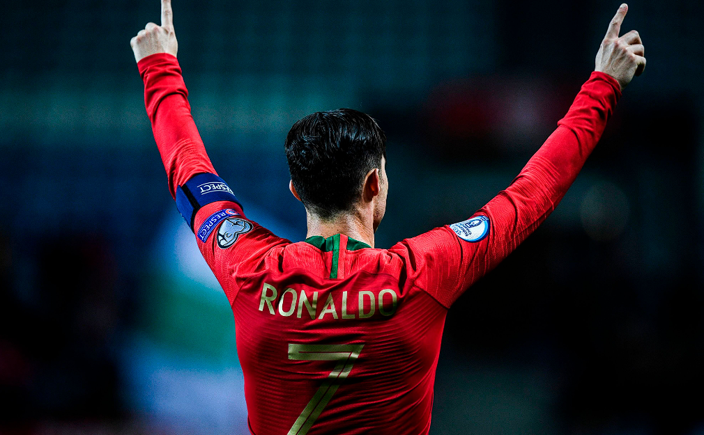 维拉中场罗杰斯:谈场上位置、世界杯期待与儿时偶像C罗