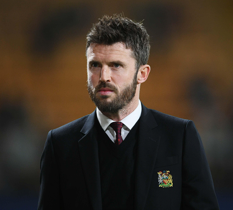 曼联对阵富勒姆前夕:卡里克面临的转正挑战与战术剖析