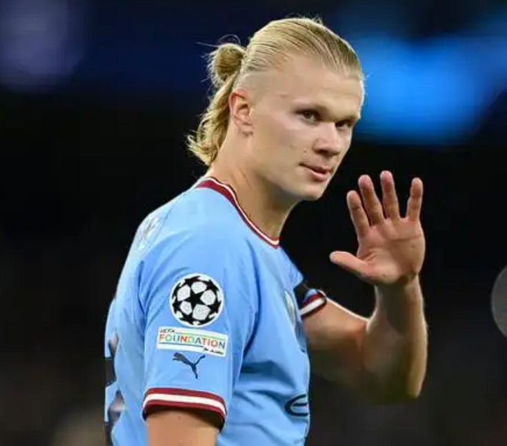 哈兰德：从多特到曼城，进球机器的荣耀征程